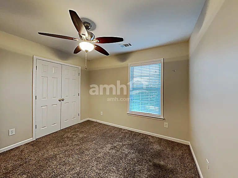 916 Bendleton Dr — Photo 12