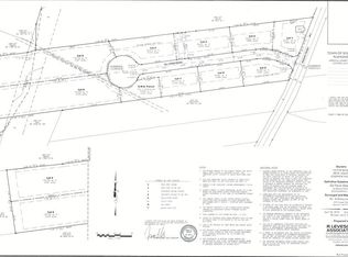 6 Pequot Rd, Southampton, MA 01073