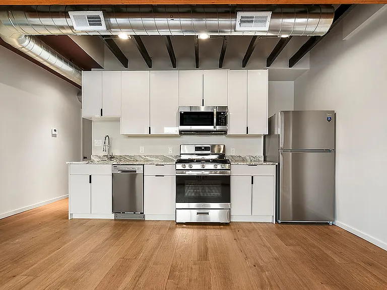 3315 Main St #1 — Photo 2