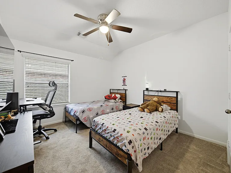 321 Preston Ln — Photo 19