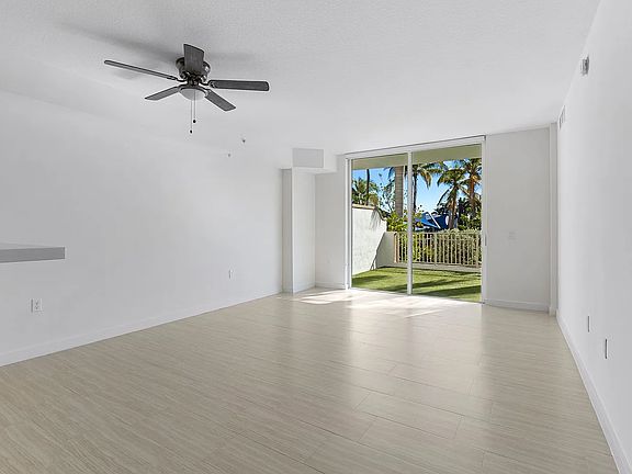 3rd image of 447 NE 39th St #504
