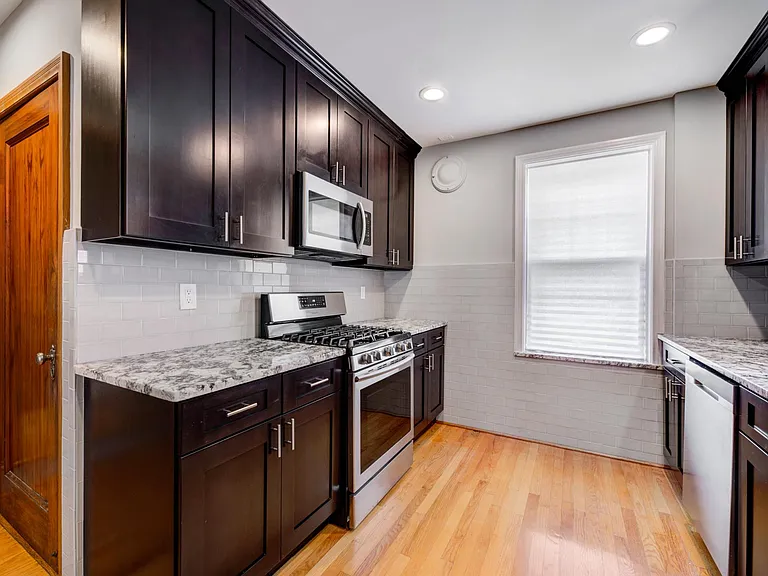 7339 Delmar Blvd — Photo 4