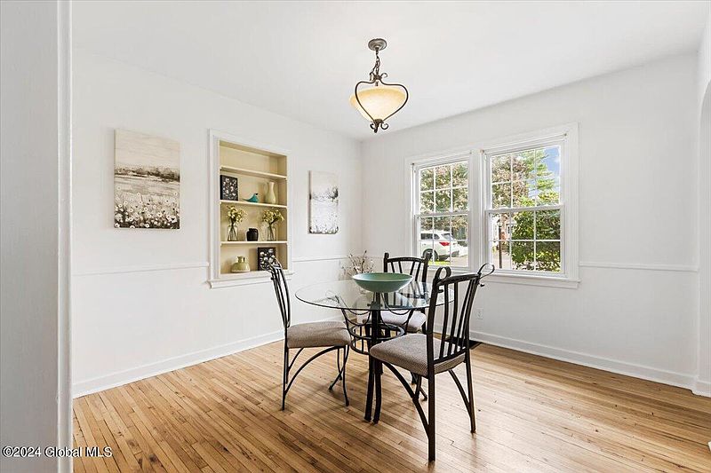 5th image of 40 Brookman Avenue