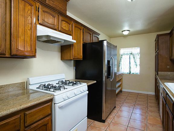 5th image of 641 Florence Ave