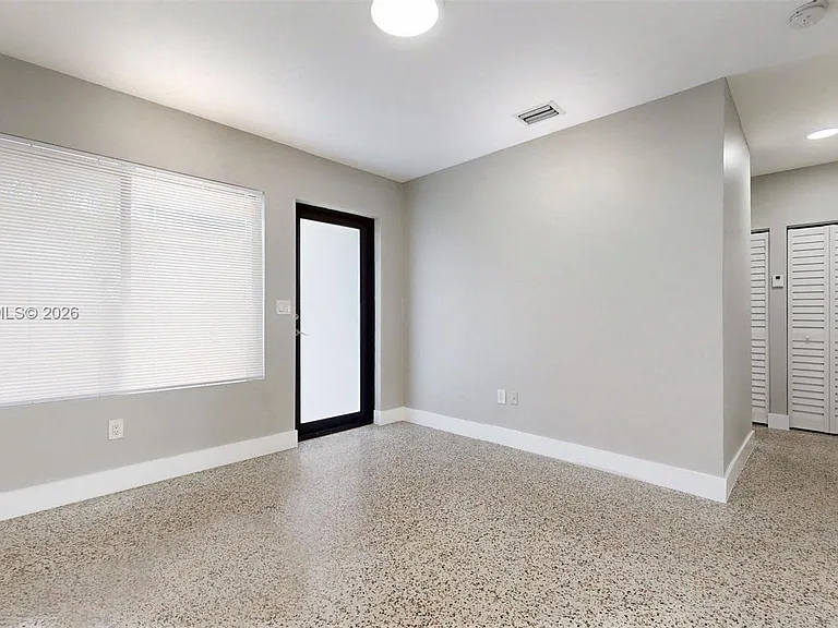 101 W 11th St #1 — Photo 11