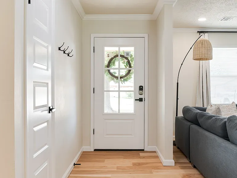 3005 Berkshire Way — Photo 3
