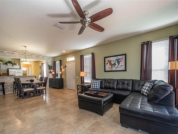 5th image of 1015 Vista Cay Ct