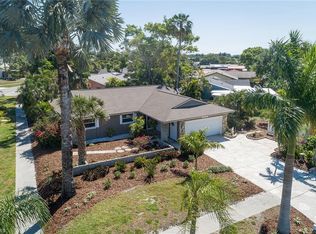 1013 Lake Shore Dr, Naples, FL 34103