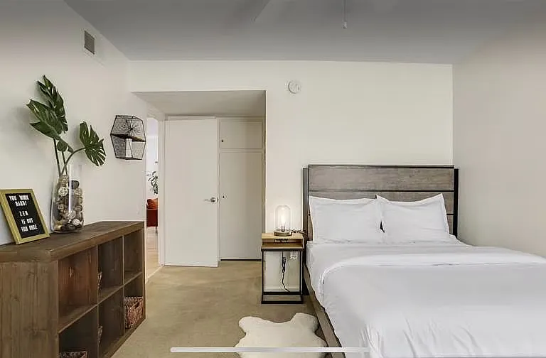 400 N Sunrise Way — Photo 4