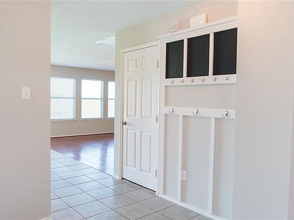 4th image of 9424 Pastime Ct