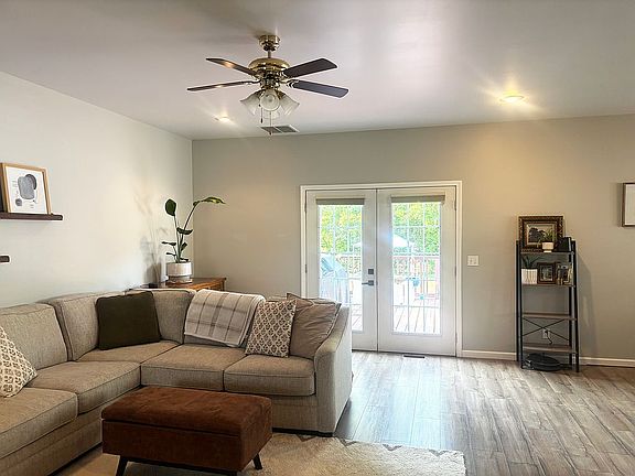 5th image of 407 W Warner St