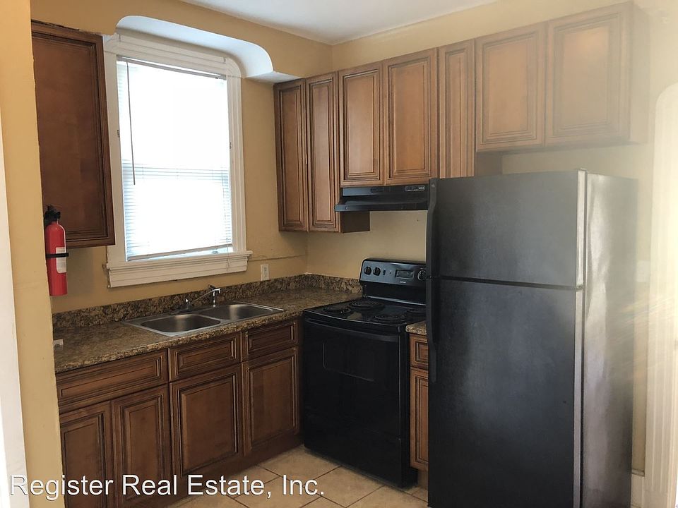 1st image of 2746 Gladiolus St