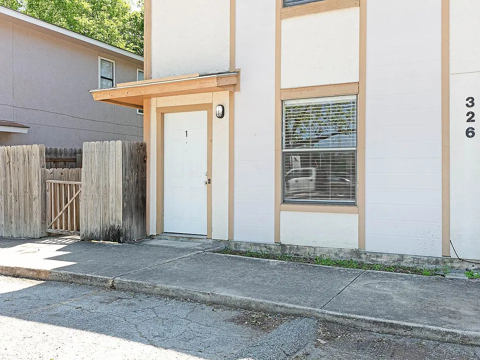 326 W Byrd Blvd