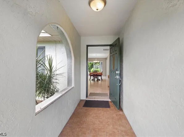 1403 SE 27th St, Cape Coral, FL 33904