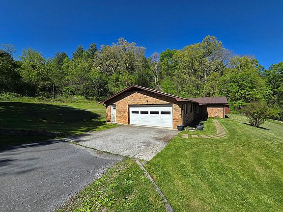 5th image of 5461 Thackers Branch Rd