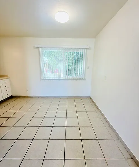 125 S L St #6 — Photo 4