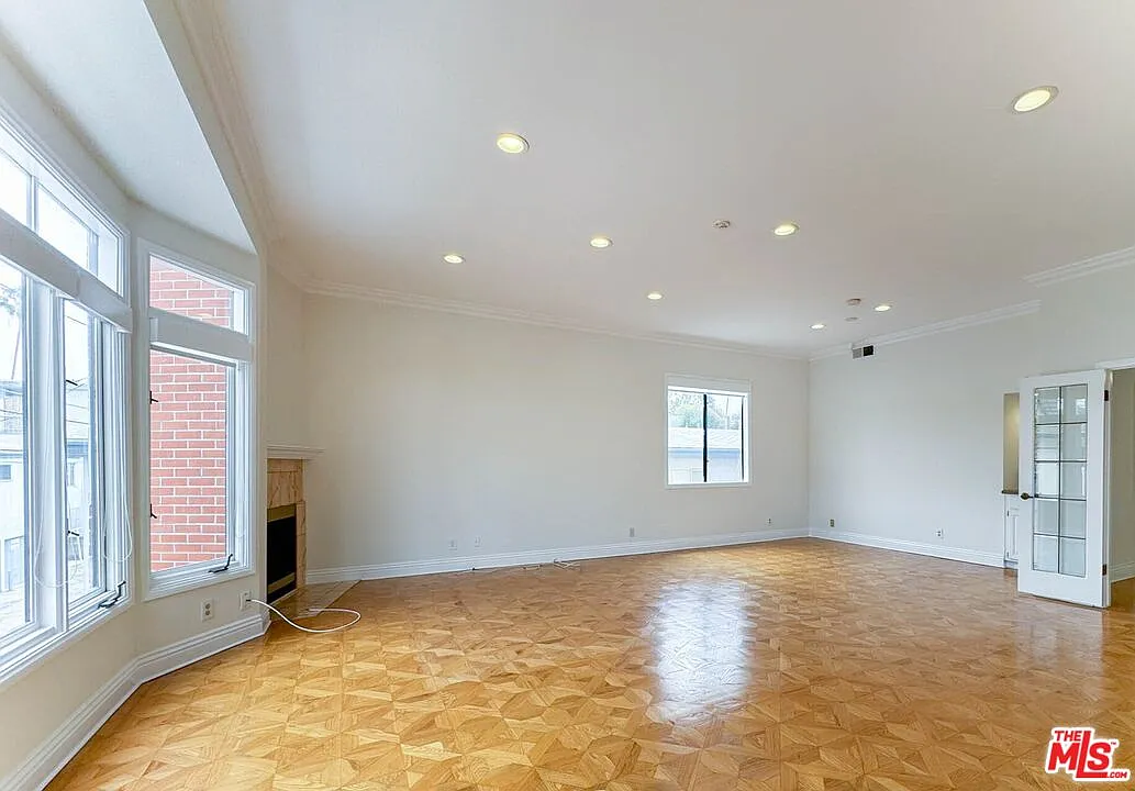 2 bed, 2.5 bath, 1583 sqft, $6,350 — Photo 1