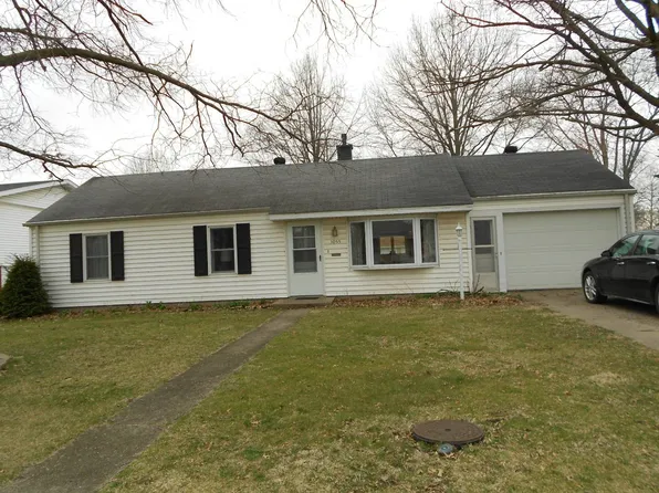 1055 N Dean St, Bushnell, IL 61422