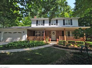 16550 S White Oaks Dr, Strongsville, OH
