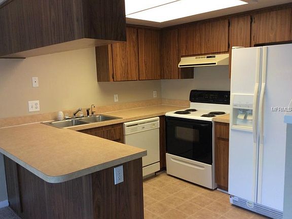 3rd image of 200 Meres Blvd APT 10