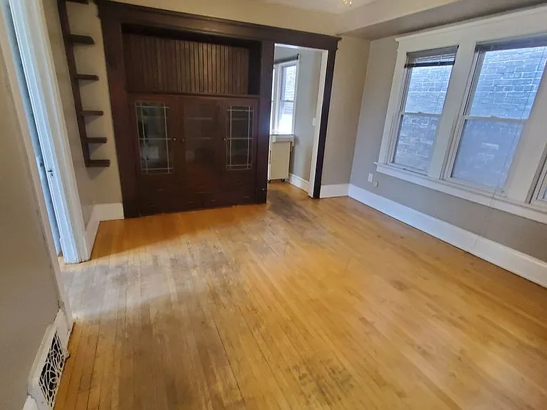 1832 E Windsor Pl — Photo 3
