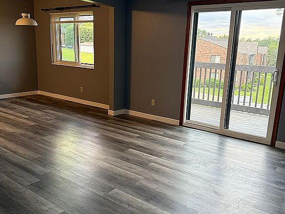 5th image of 9489 Woodland Hills Dr