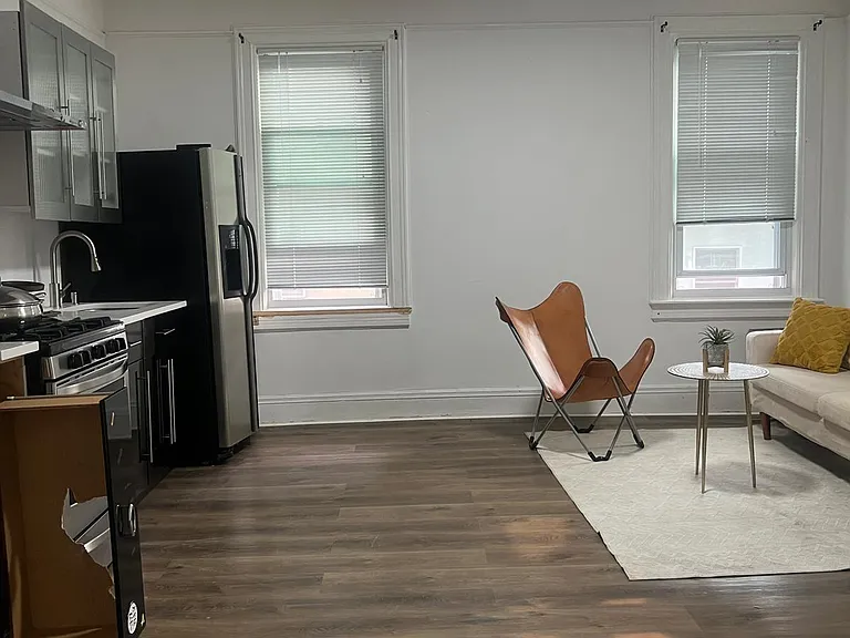 610 Van Cortlandt Park Ave #2 — Photo 2