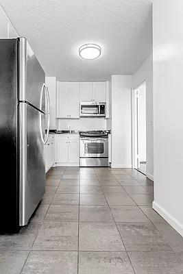 Rented by Olnick Organization | media 7