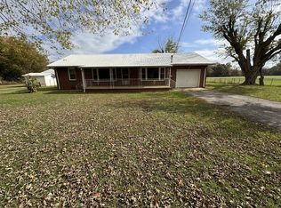 1304 Oak Grove Rd, Decherd, TN 37324