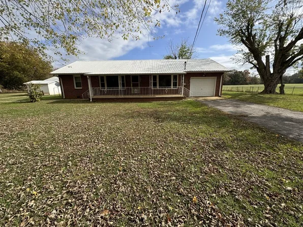1304 Oak Grove Rd, Decherd, TN 37324