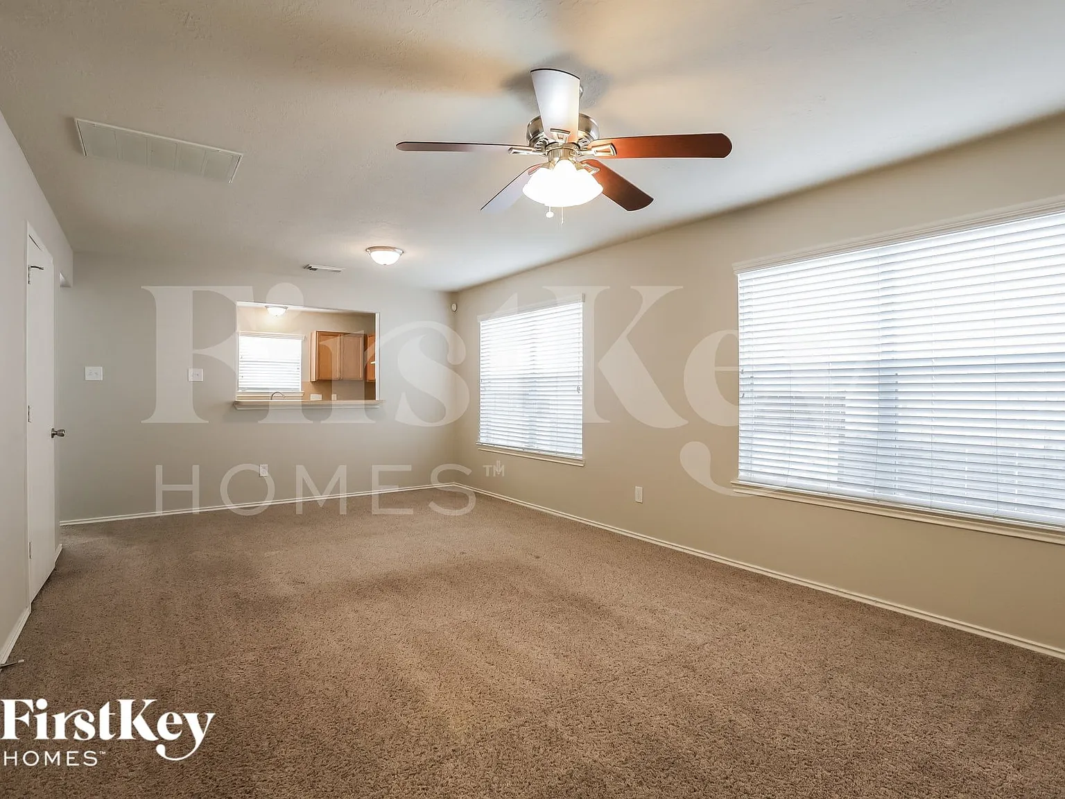 4 bed, 2.5 bath, 1800 sqft, $1,900 — Photo 3