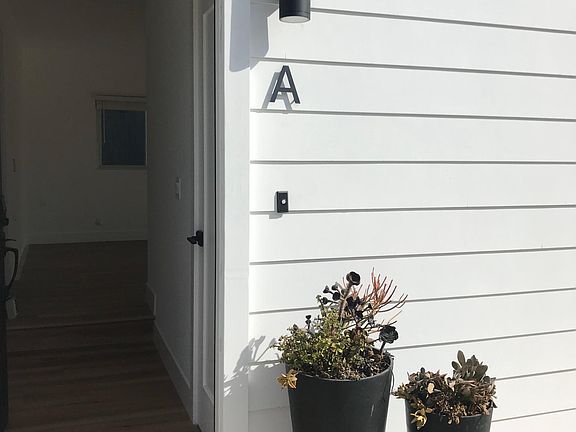 5th image of 203 Lugonia St #A