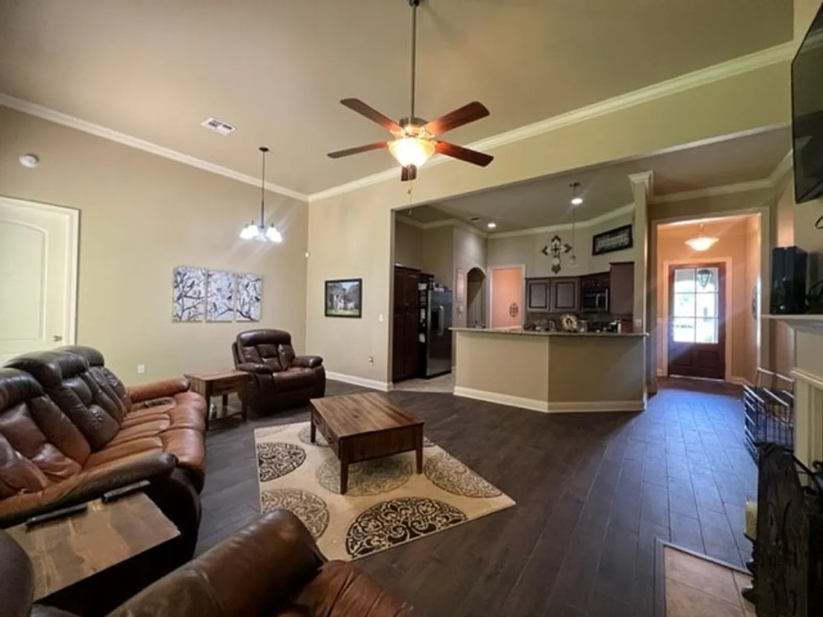 Building Photo - 1113 Bear Creek Dr