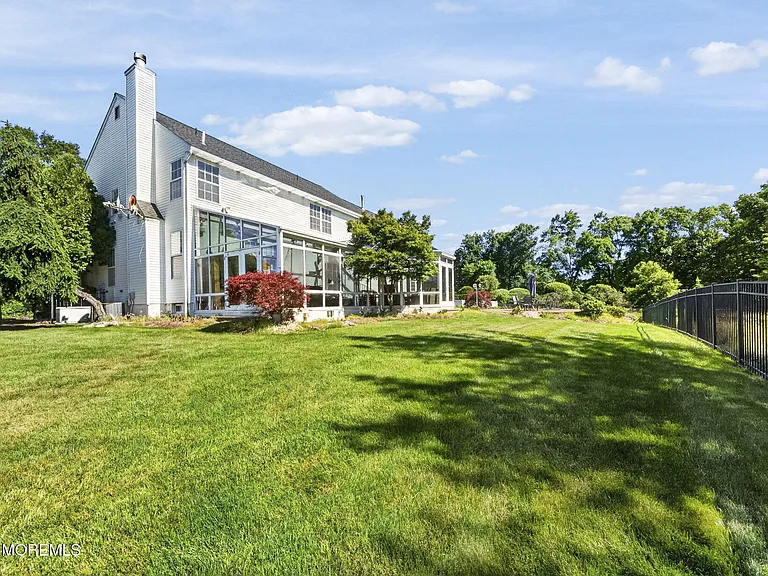 14 Heathrow Ct — Photo 50