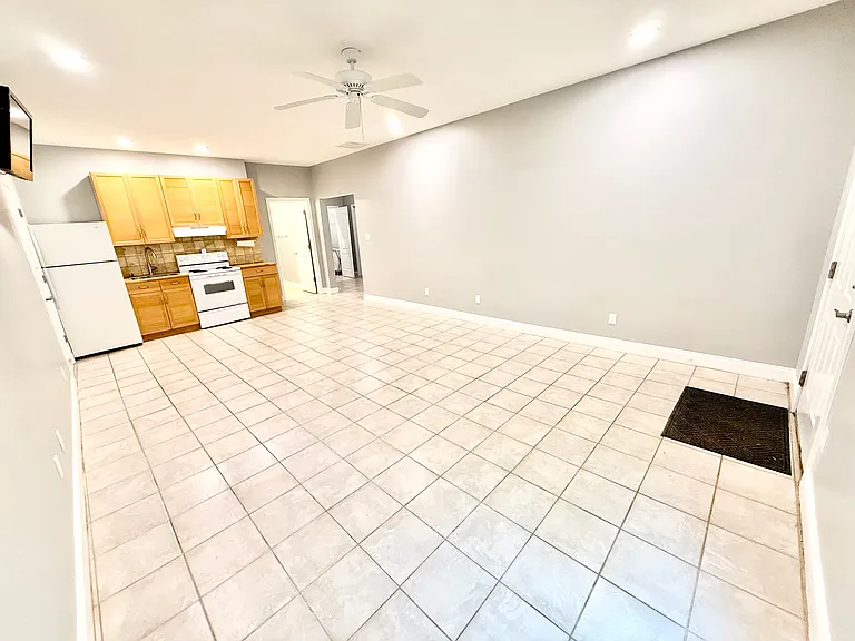 2041 English Ln — Photo 48