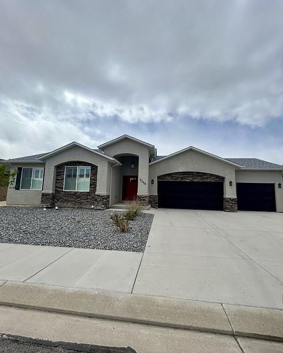 1st image of 3566 Saddle Dr