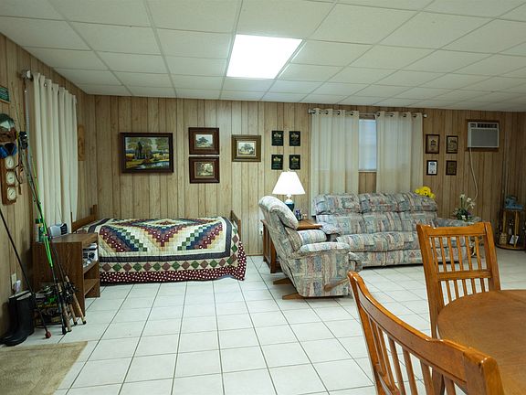 4th image of 417 County Road 220