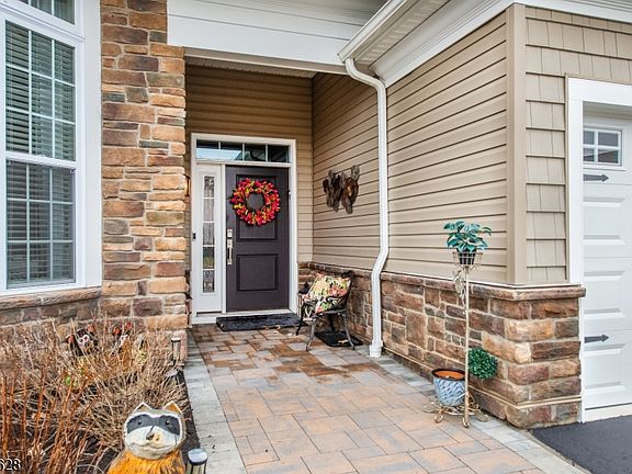 2nd image of 32 GORDON WAY