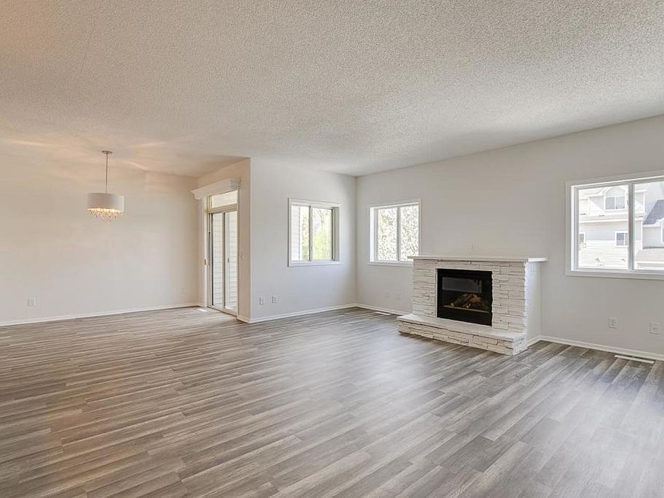1st image of 650 Kingfisher Ln APT C