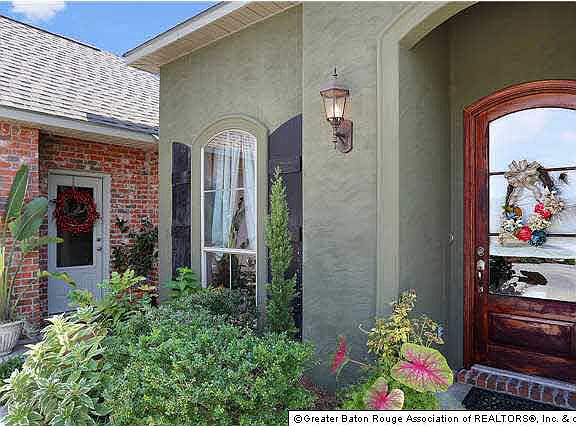 3rd image of 10094 Garden Oaks Ave