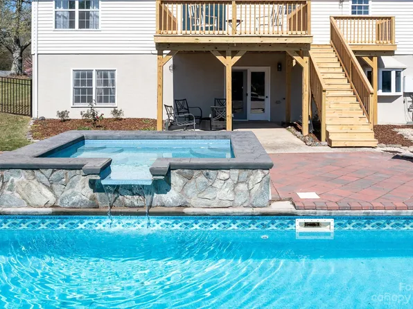 210 Mazeppa Rd, Mooresville, NC 28115