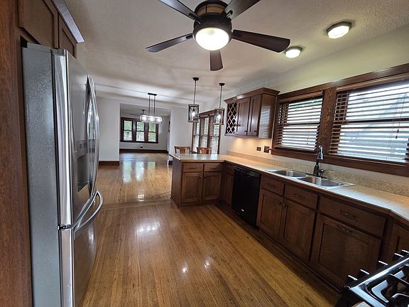 5th image of 1205 Highland Ave