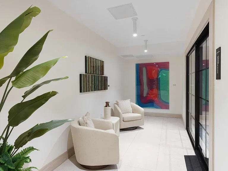 Building's Lounge