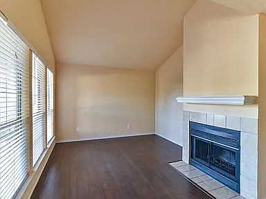 4th image of 1444 Meadowood Village Dr