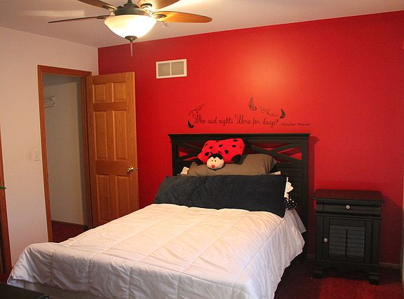 4th image of 215 N Barr St