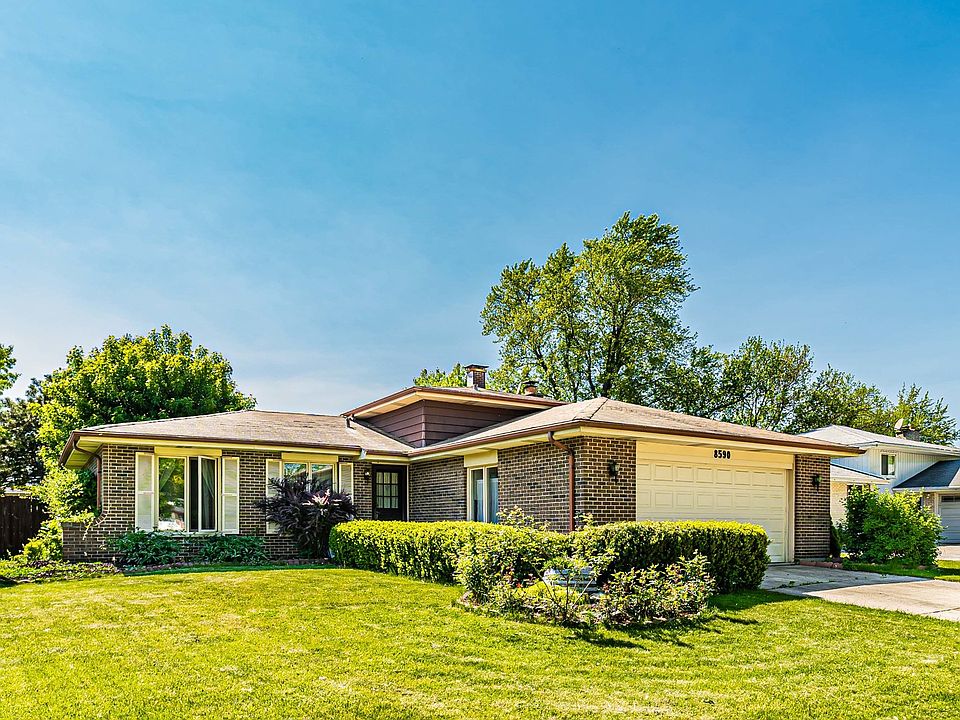 1st image of 8590 Wood Vale Dr