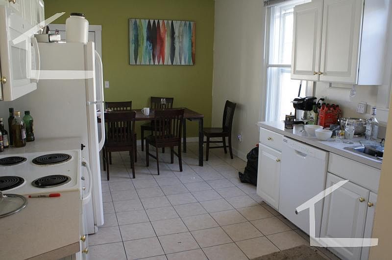 1st image of 81A Gibbs St #3