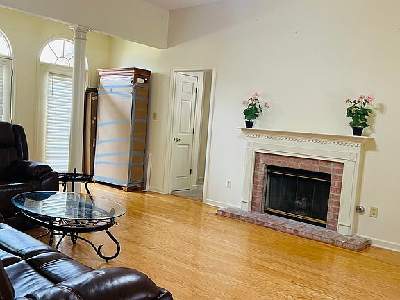 3rd image of 8291 Floral Springs Dr