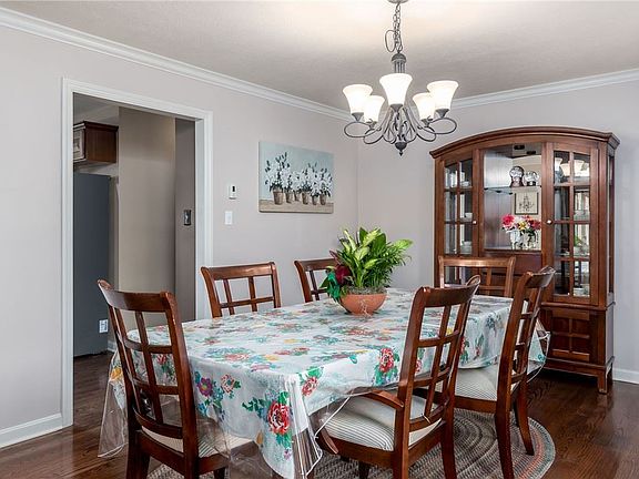 5th image of 1331 Maplewood Cir