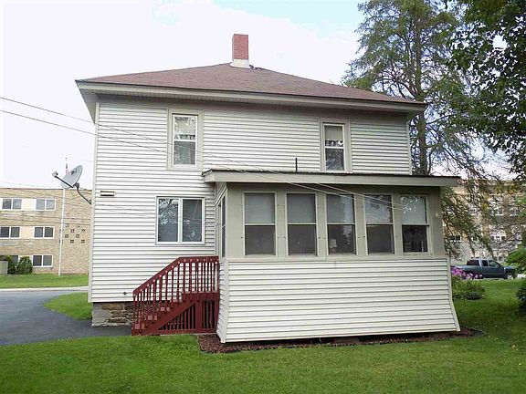 4th image of 124 E Barney St